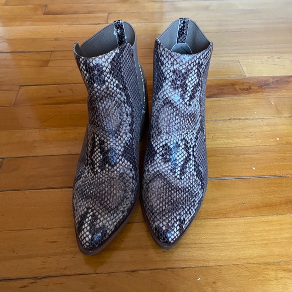 Snakeskin shoes - Picture 2 of 3